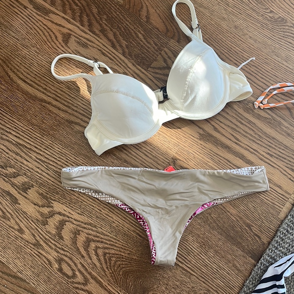 New without tags! Never worn, perfect condition!